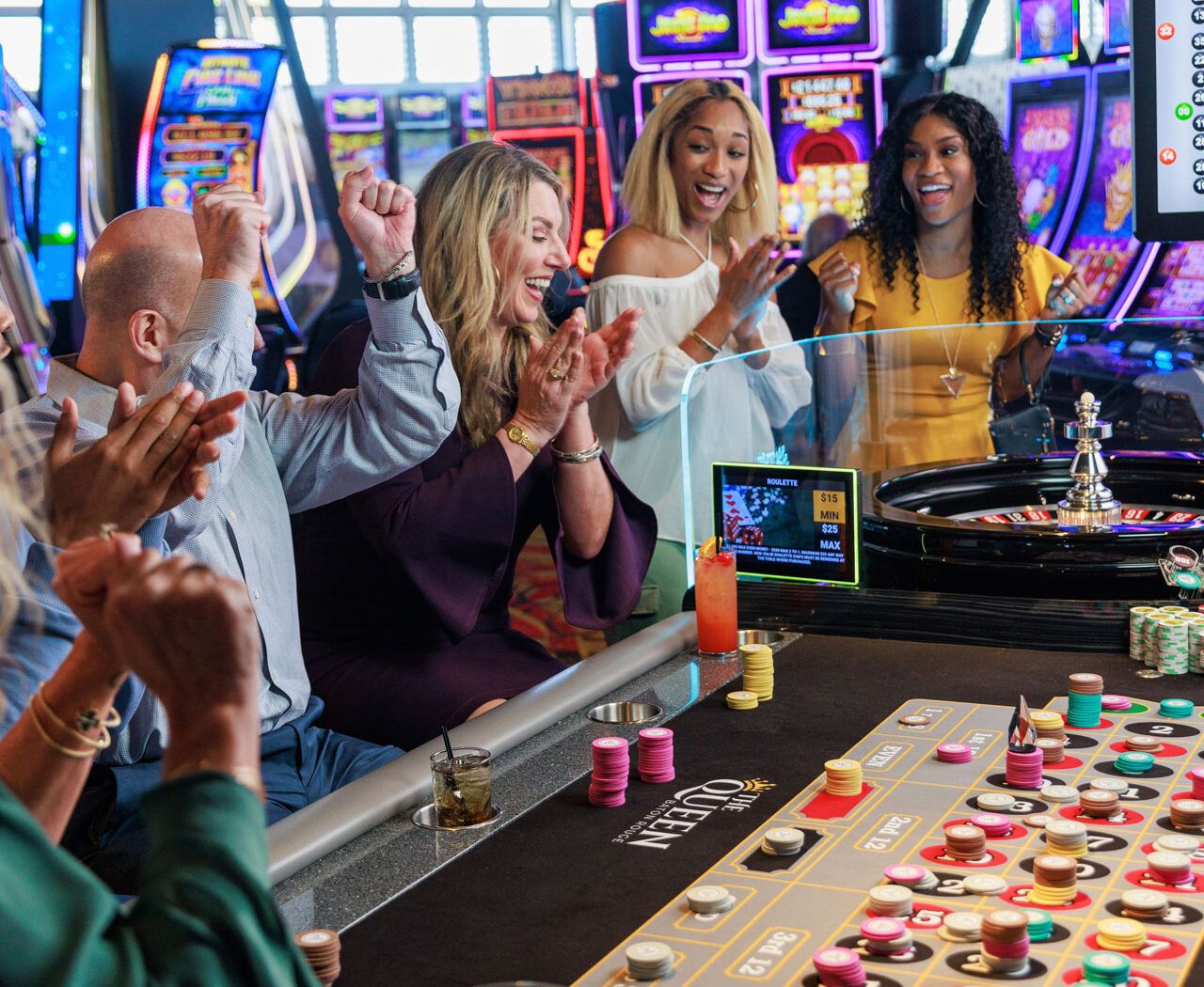 Jogos de Mesa win444 - Blackjack, Roleta e Bacará
